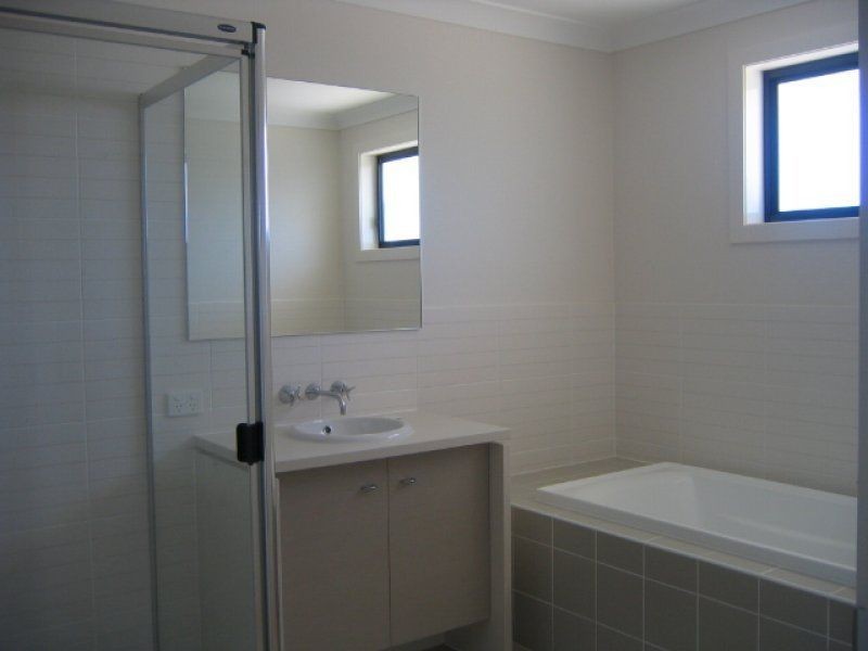 28 Corymbia Way, Molendinar QLD 4214