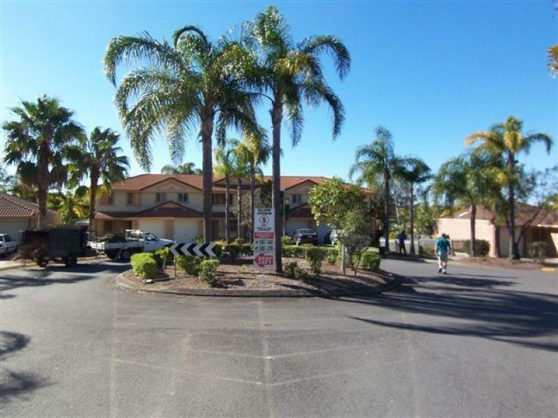 140/31 Usher Avenue, Labrador QLD 4215