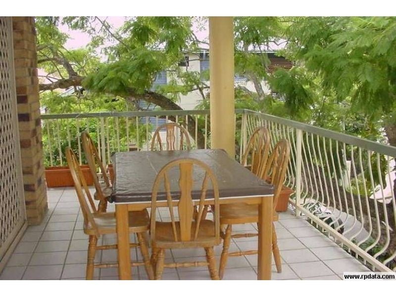 2/39 Raven Street, St Lucia QLD 4067