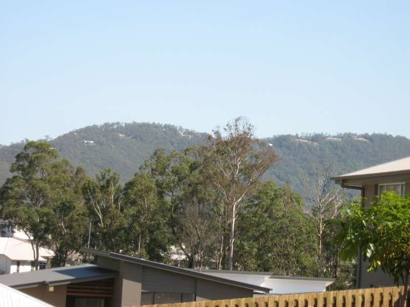 8 Calypso Court, Oxenford QLD 4210