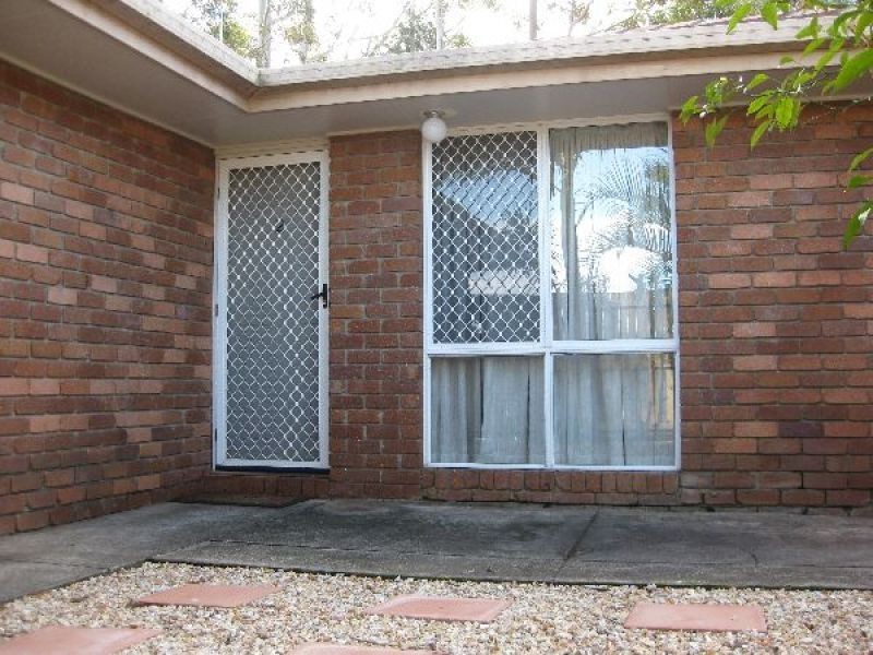 2/8 Hill Court, Labrador QLD 4215