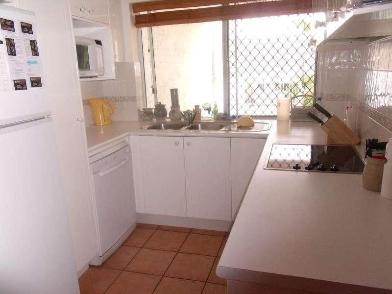 2/36 York Street, Indooroopilly QLD 4068