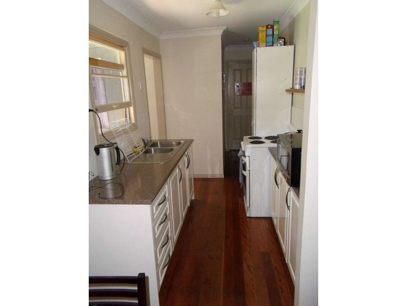 27 Baratta Street, Southport QLD 4215