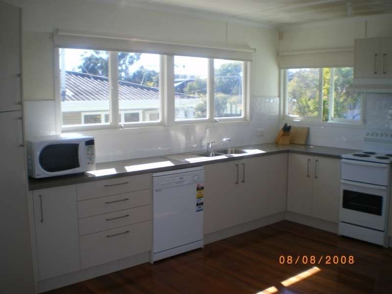 30 Mabel Avenue, Southport QLD 4215