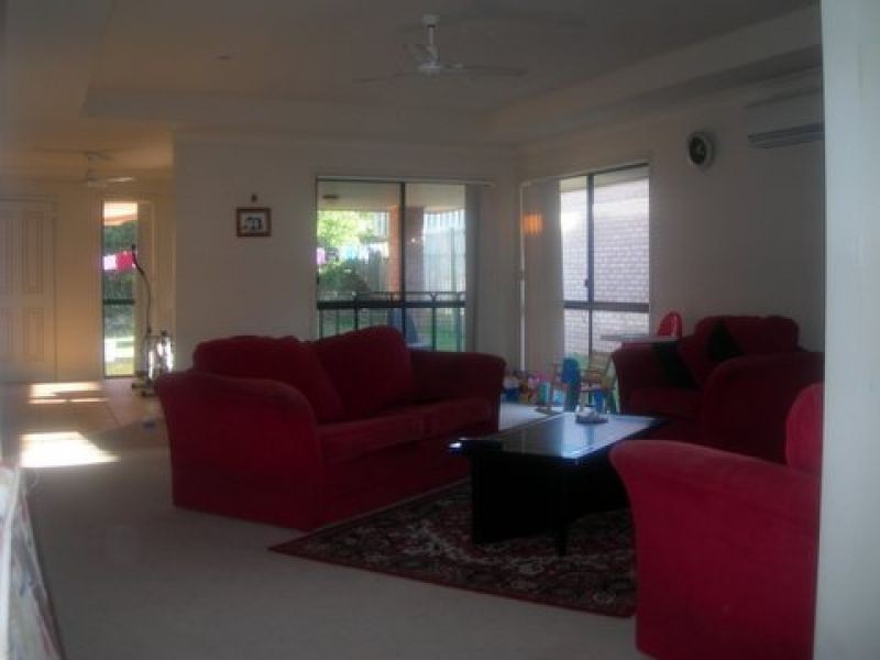17 Meadowbank Drive, Upper Coomera QLD 4209