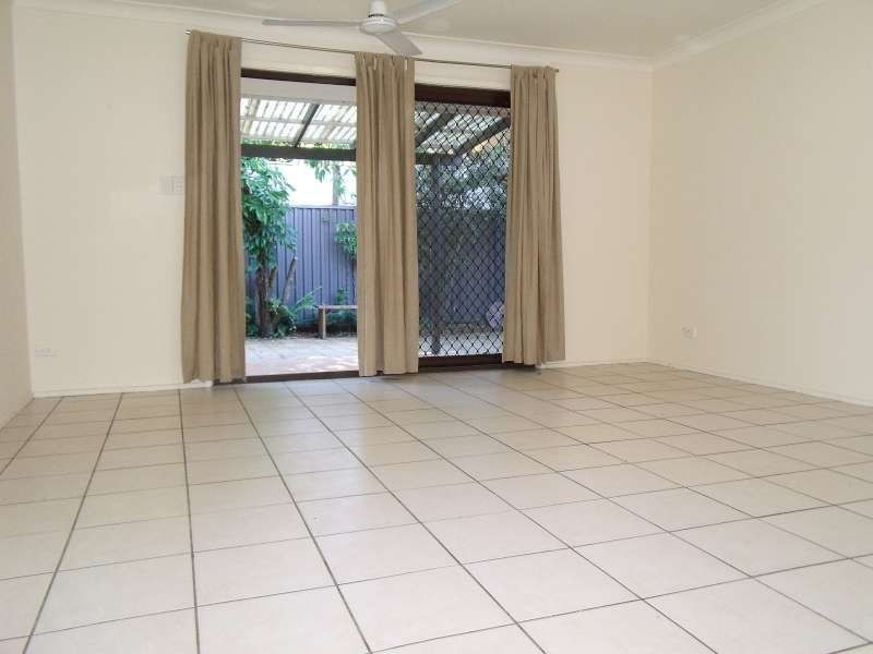2, 38 Middle Street, Labrador QLD 4215