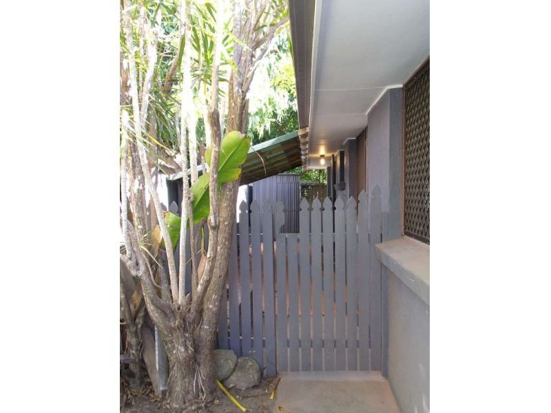 2, 38 Middle Street, Labrador QLD 4215