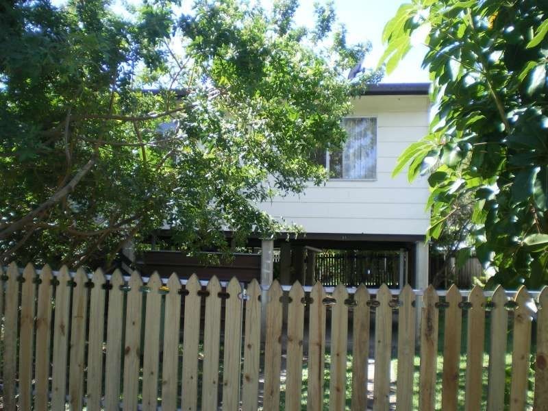 35 Hepworth Street, Labrador QLD 4215