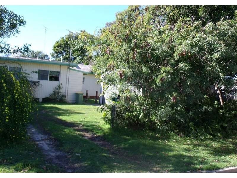 13 Middle Street, Labrador QLD 4215