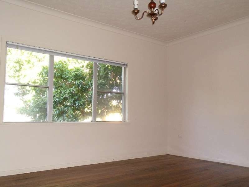 13 Middle Street, Labrador QLD 4215