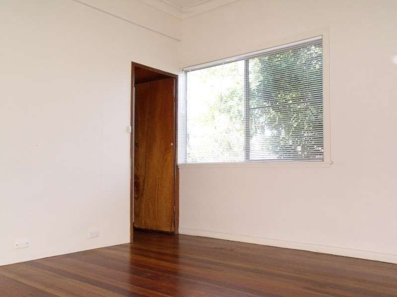 13 Middle Street, Labrador QLD 4215