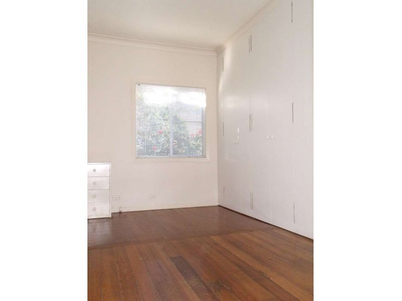13 Middle Street, Labrador QLD 4215