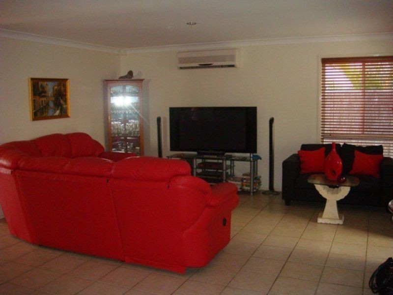 42 Marble Arch Street, Arundel QLD 4214