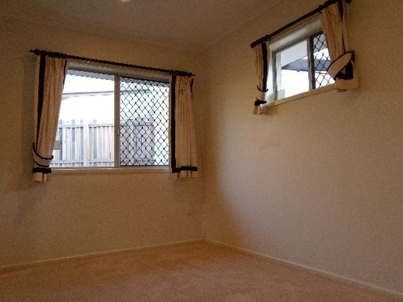 24 Annoula Avenue, Biggera Waters QLD 4216