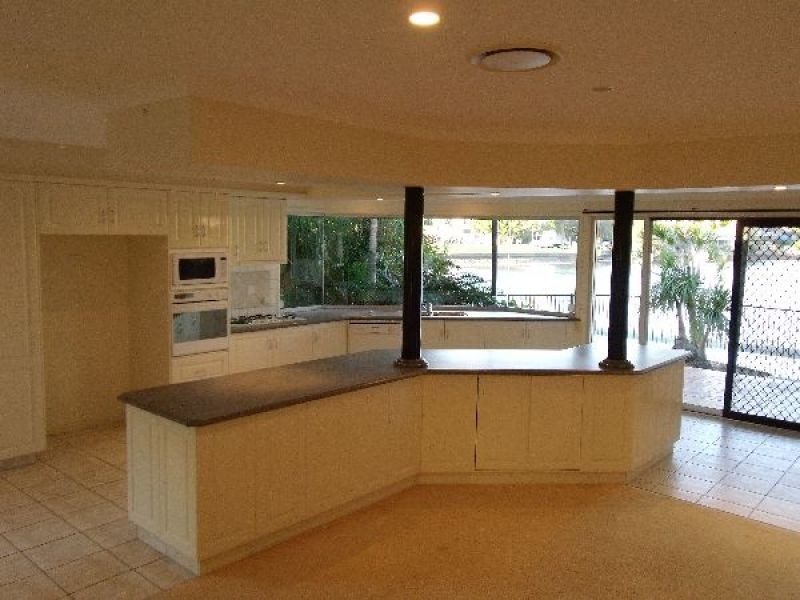 24 Annoula Avenue, Biggera Waters QLD 4216