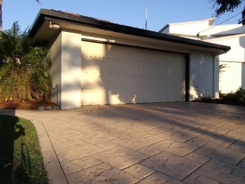 24 Annoula Avenue, Biggera Waters QLD 4216