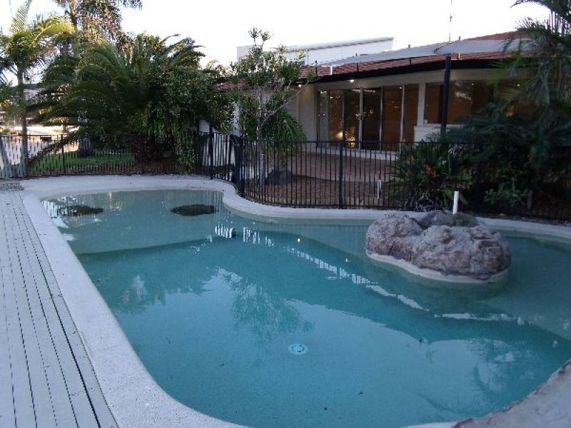 24 Annoula Avenue, Biggera Waters QLD 4216