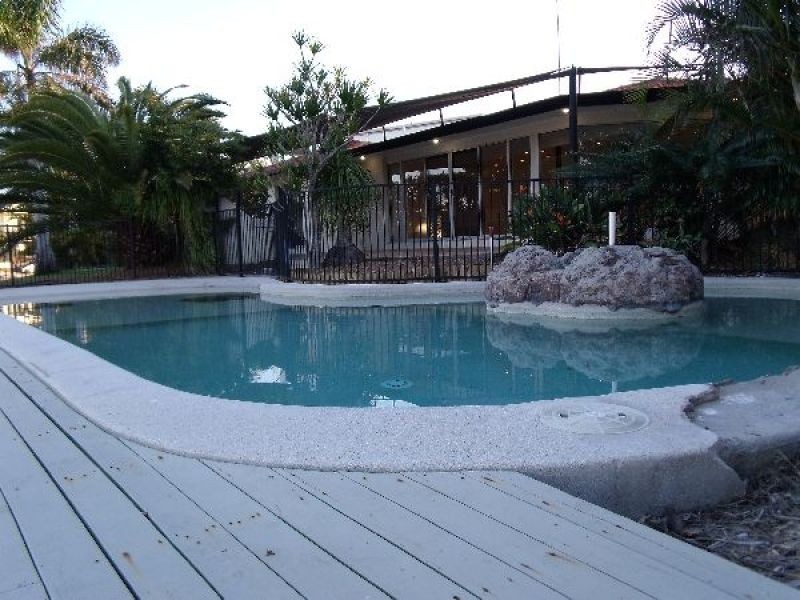 24 Annoula Avenue, Biggera Waters QLD 4216