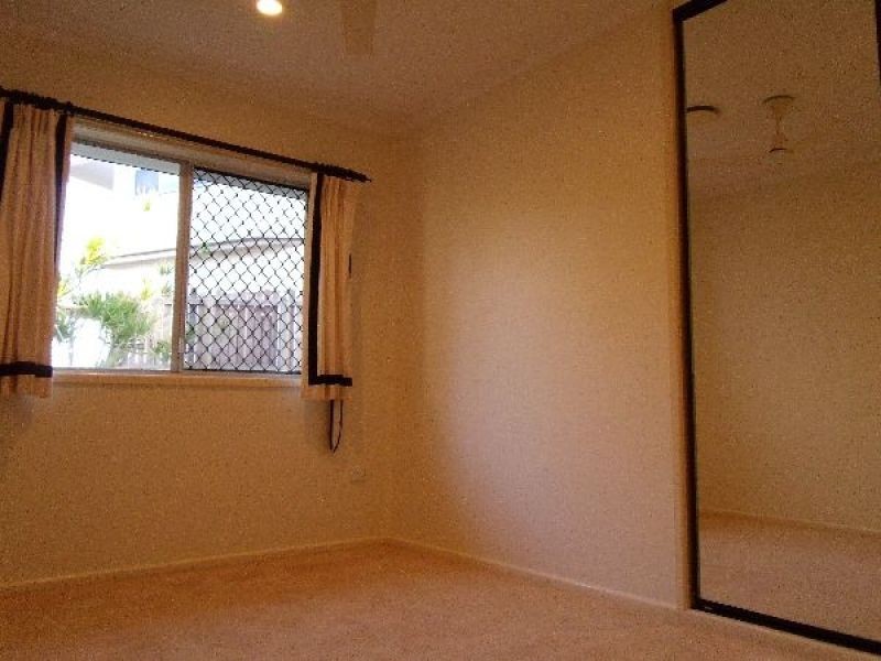 24 Annoula Avenue, Biggera Waters QLD 4216