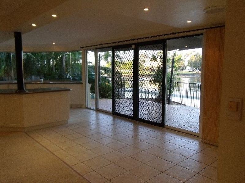 24 Annoula Avenue, Biggera Waters QLD 4216