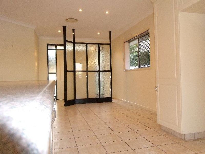 24 Annoula Avenue, Biggera Waters QLD 4216