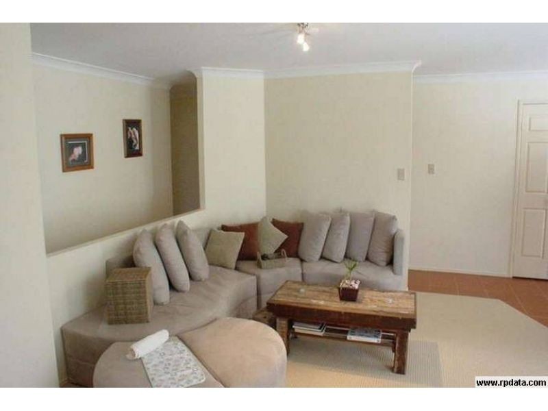 42a Sickle Avenue, Hope Island QLD 4212