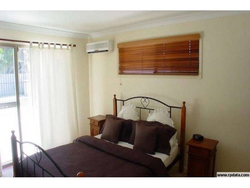 42a Sickle Avenue, Hope Island QLD 4212