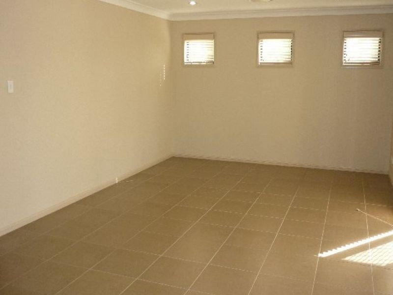9 Nungatta Court, Parkinson QLD 4115