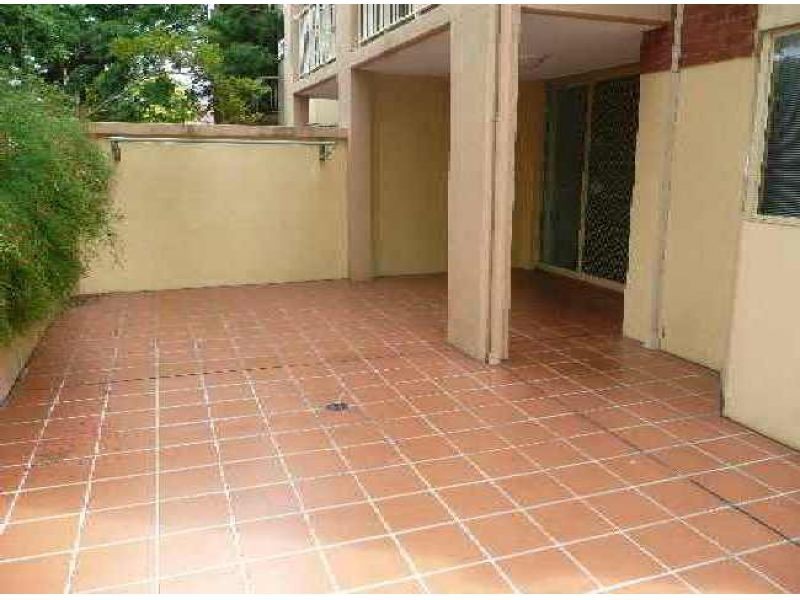 5, 15 Clarence Road, Indooroopilly QLD 4068