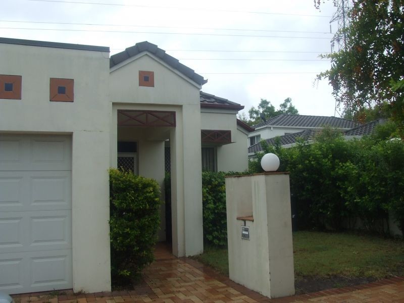 9 Highgate Lane, Robina QLD 4226