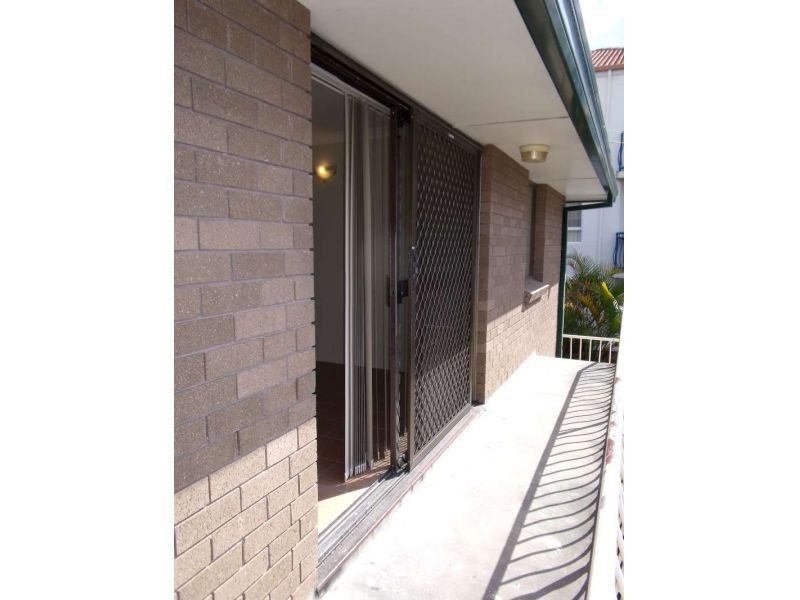 8/3 Railway Street, Southport QLD 4215