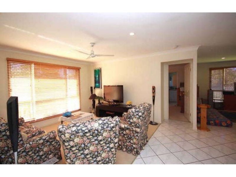 2 Greensborough Crescent, Parkwood QLD 4214