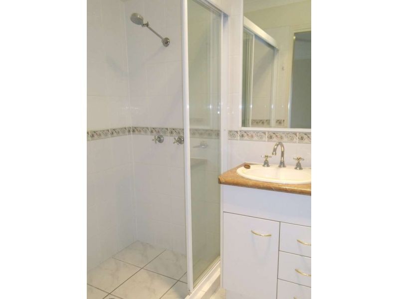 2 Greensborough Crescent, Parkwood QLD 4214