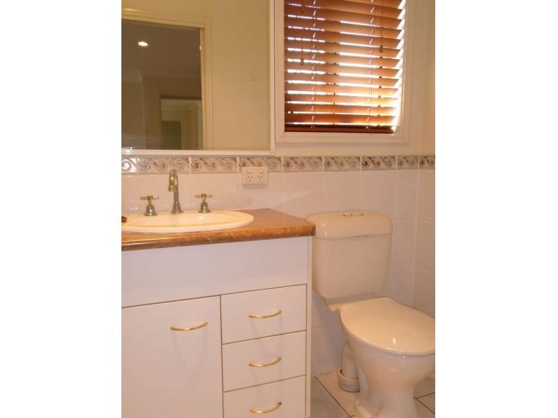 2 Greensborough Crescent, Parkwood QLD 4214