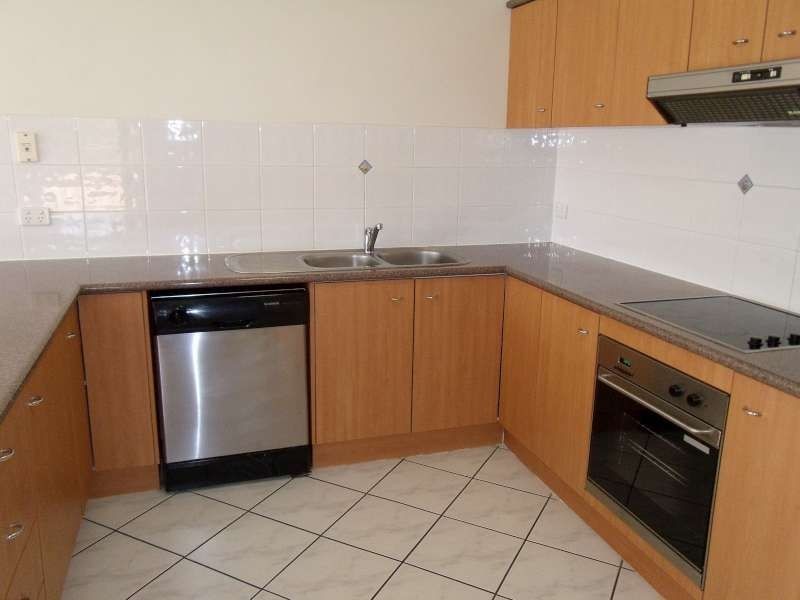 2 Greensborough Crescent, Parkwood QLD 4214