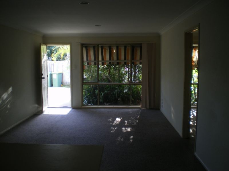 2, 23 Coventry Court, Labrador QLD 4215