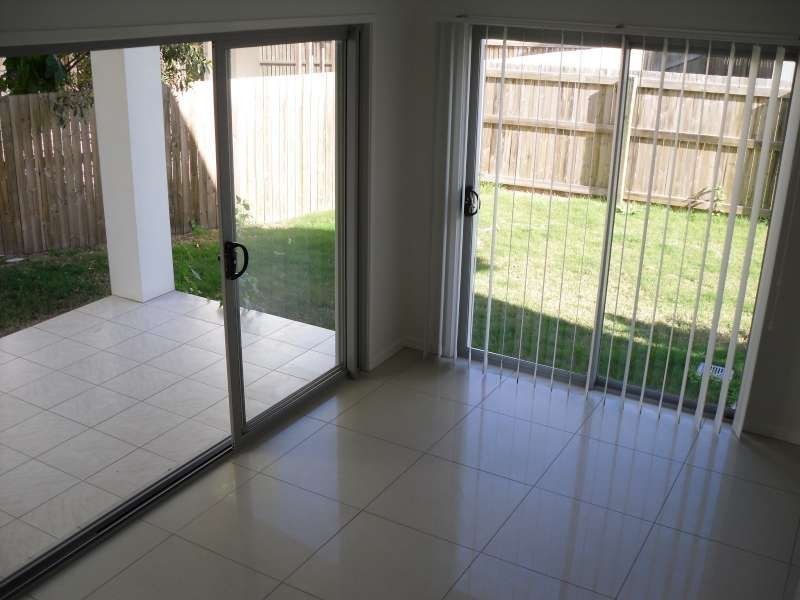 8 Glider Close, Wakerley QLD 4154