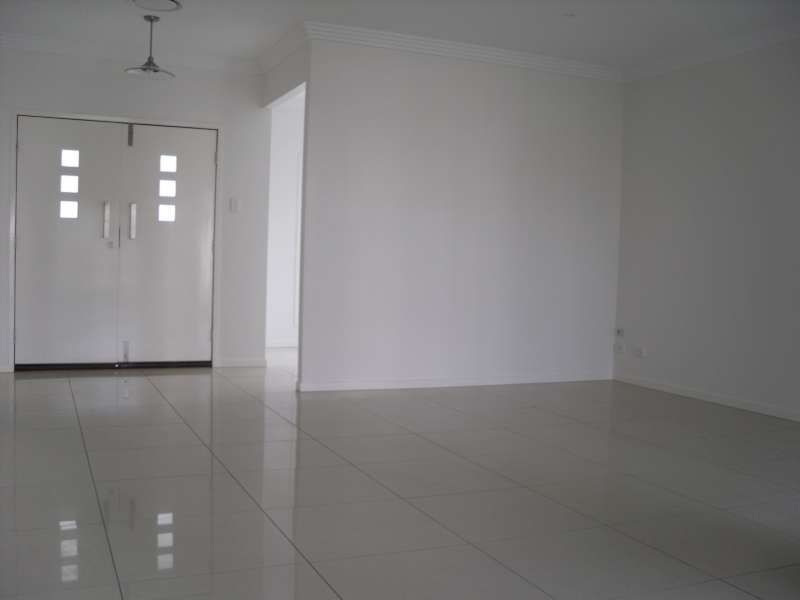 8 Glider Close, Wakerley QLD 4154