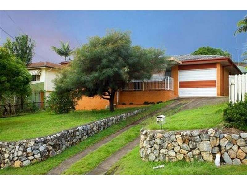 92 Pareena Crescent, Mansfield QLD 4122
