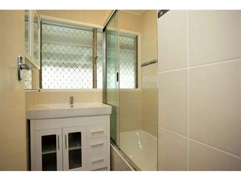 92 Pareena Crescent, Mansfield QLD 4122