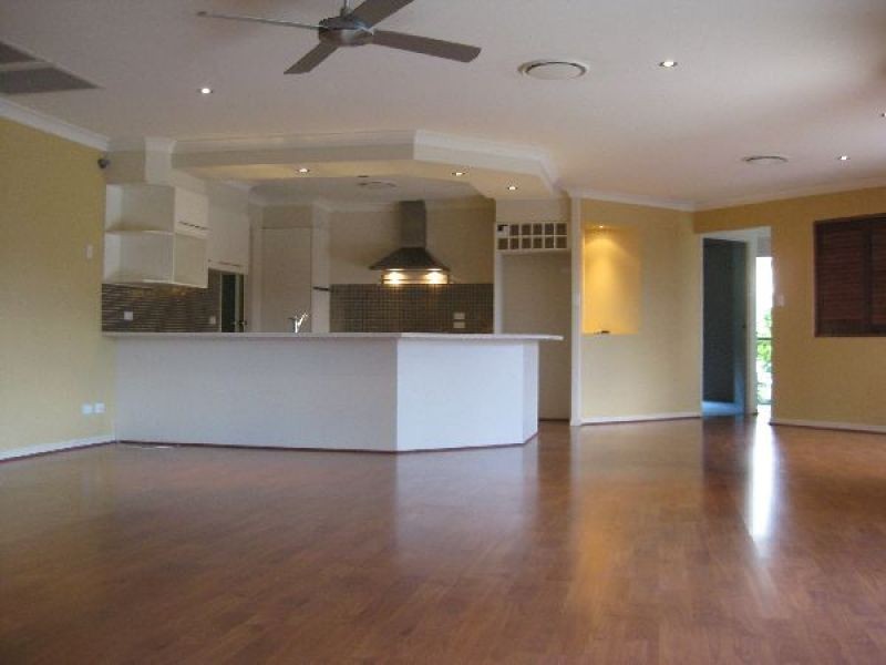 43 Nottinghill Gate Drive, Arundel QLD 4214