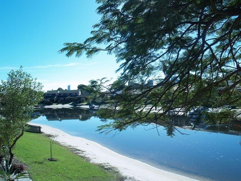 9/17 Aquila Court, Mermaid Waters QLD 4218