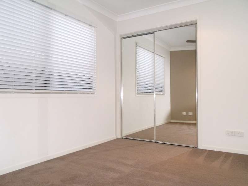 12 Brooke Avenue, Southport QLD 4215