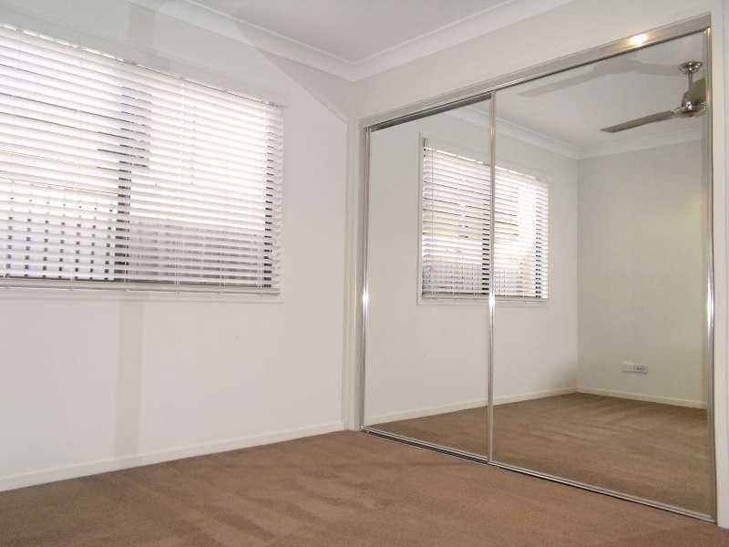 12 Brooke Avenue, Southport QLD 4215