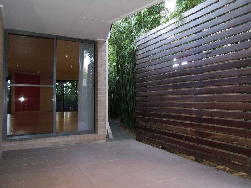 12 Brooke Avenue, Southport QLD 4215