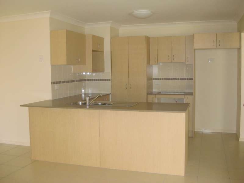 8 Dear Place, Bellmere QLD 4510