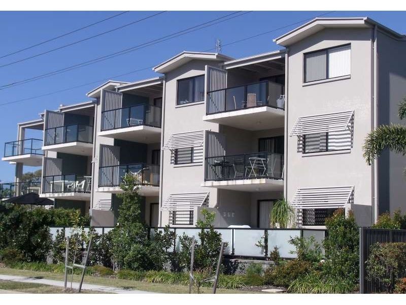 2/24-26 Parker Street, Labrador QLD 4215