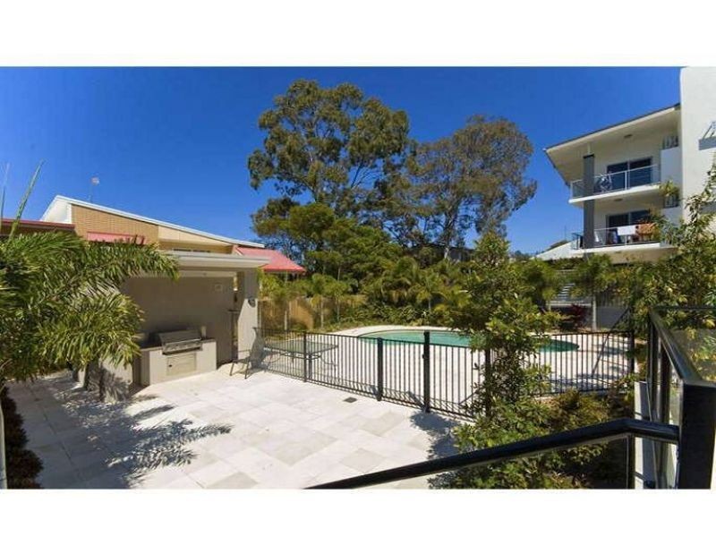 2/24-26 Parker Street, Labrador QLD 4215