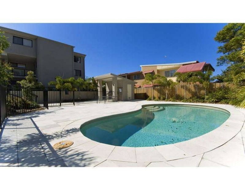 2/24-26 Parker Street, Labrador QLD 4215