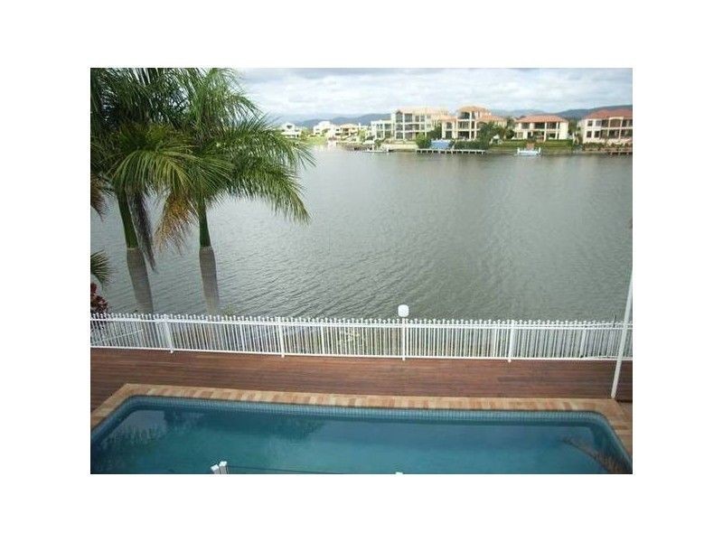 36 Montevideo Drive, Clear Island Waters QLD 4226